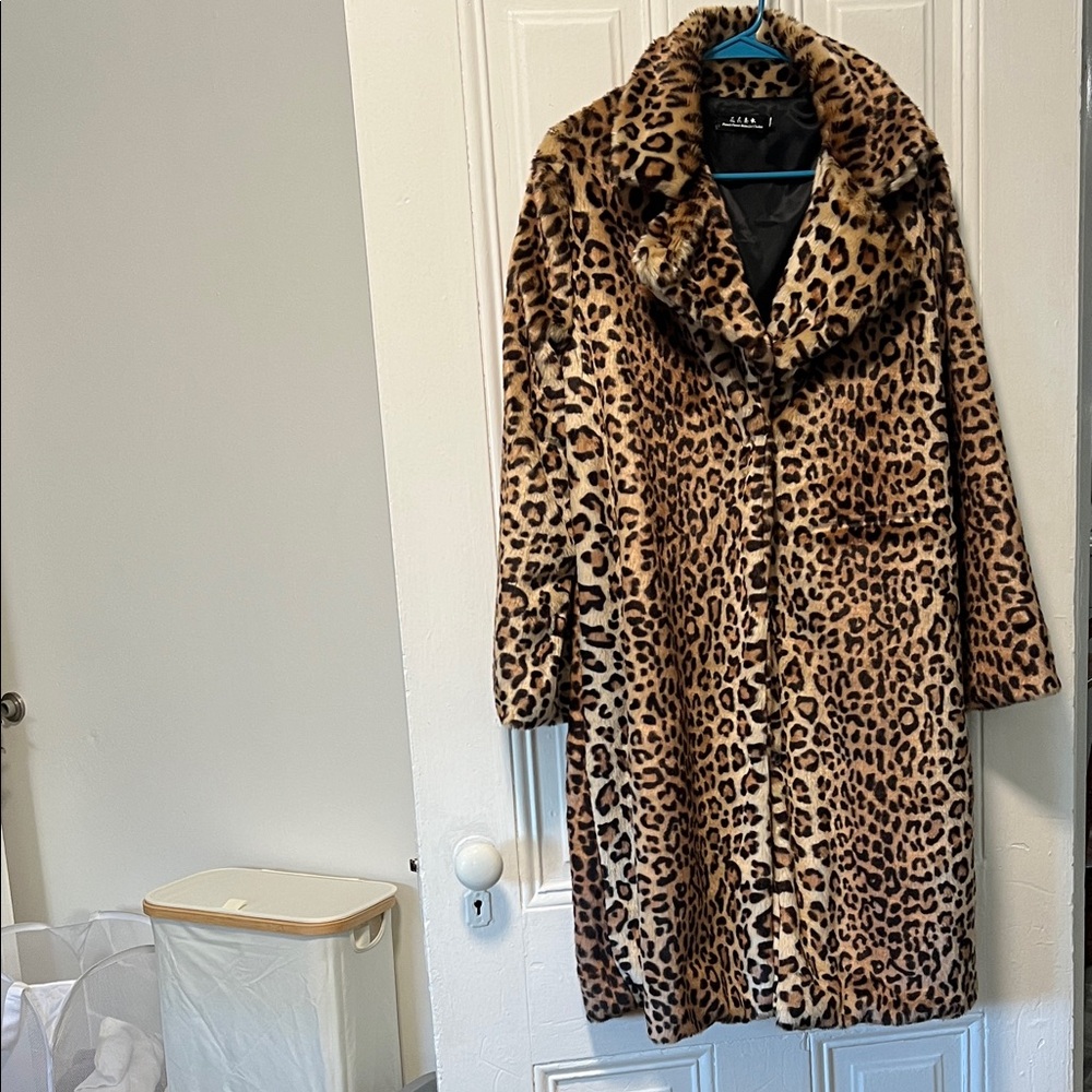 NWOT Leopard Print Faux Fur Coat